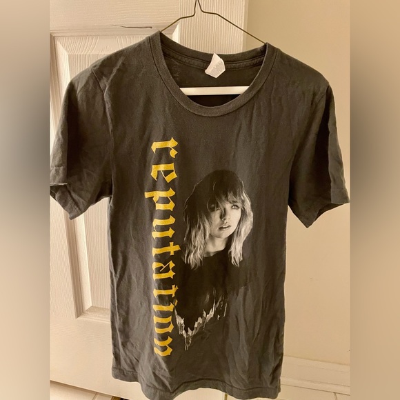 Taylor Swift Reputation Concert Shirt - Picture 4 of 5